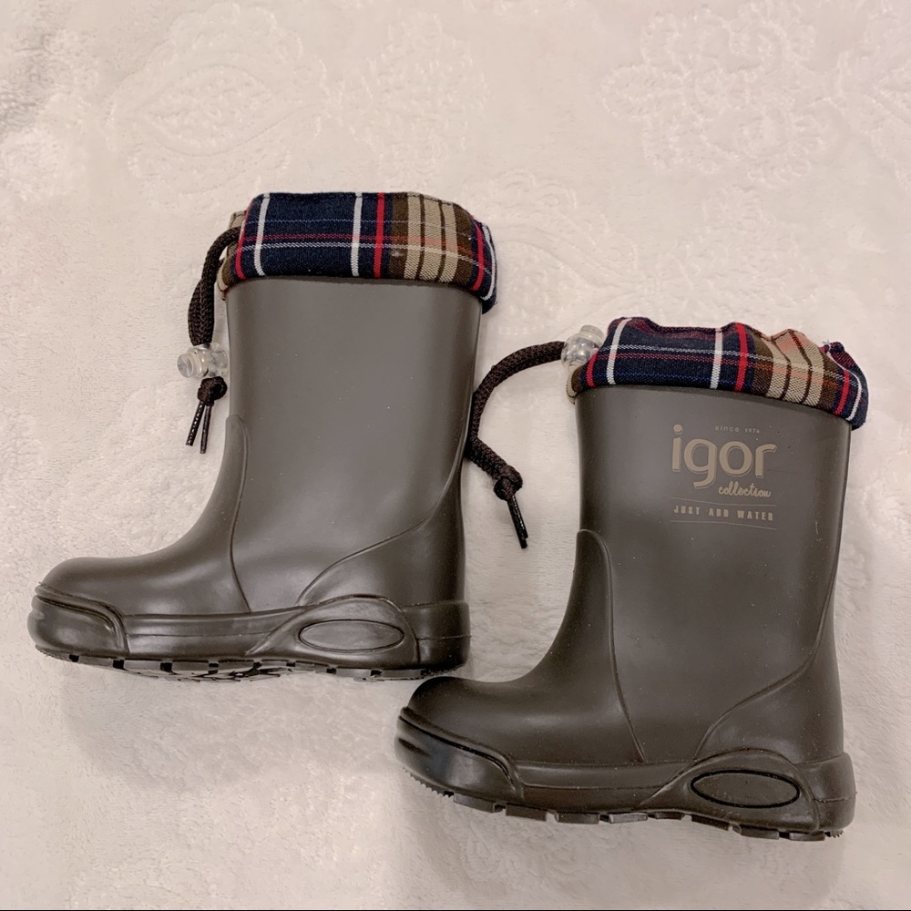 NEW Igor Brown Rain boots